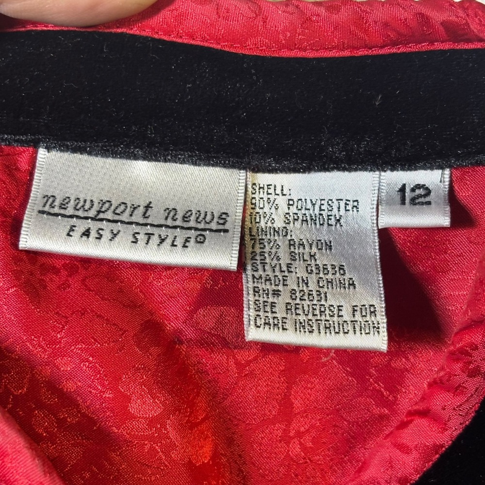 Newport News Black Velvet Mandarin Jacket Red Floral Embroidery Frog Closure 12 - Picture 8 of 13